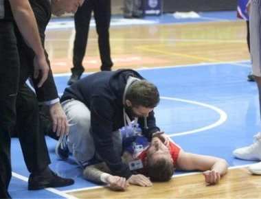 Έχασε τις αισθήσεις του ο Παπαντωνίου από χτύπημα του Ντόρσεϊ - Αναστάτωση στο Χολαργό (βίντεο)